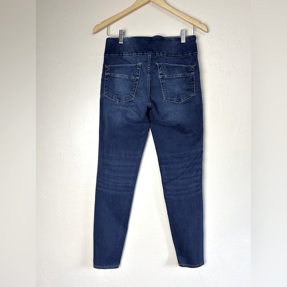 Rock & Republic | Denim RX Fever Pull on Jeans | 8 - Picture 2 of 9